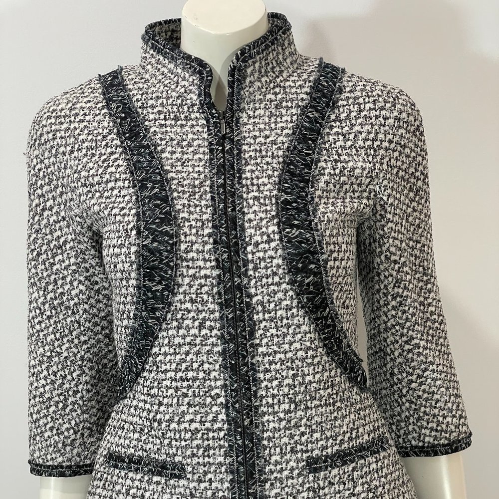 CHANEL NWT 13P $5500 WHITE/BLACK/GRAY BLAZER  40